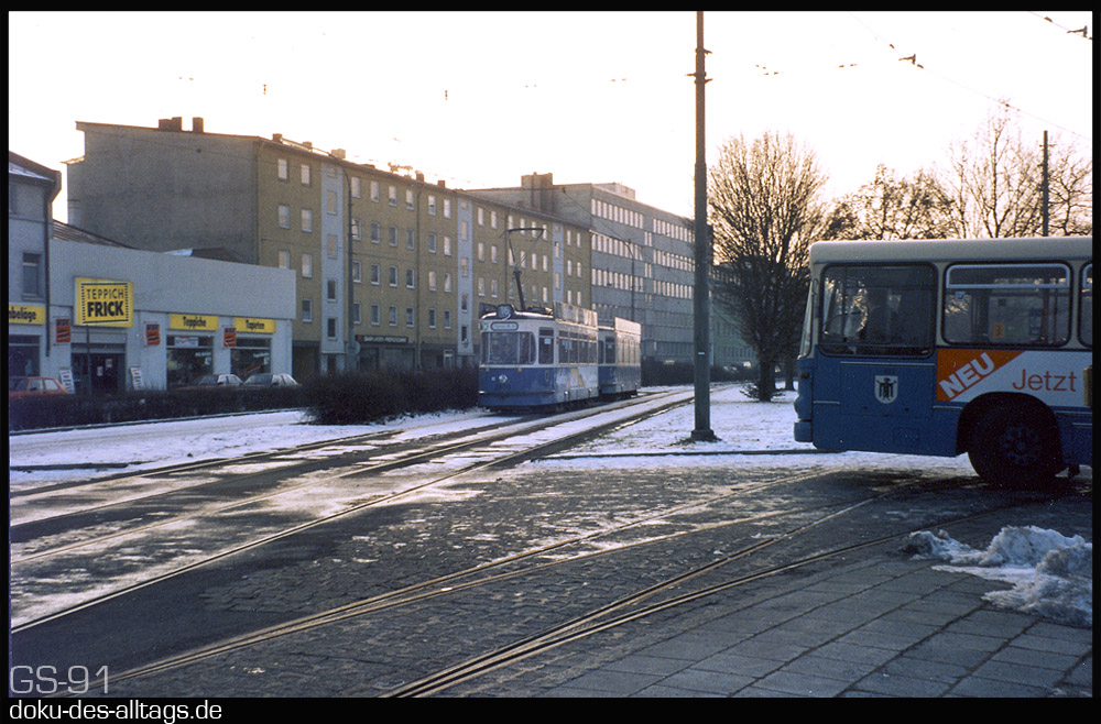Strecken und Bahnhöfe